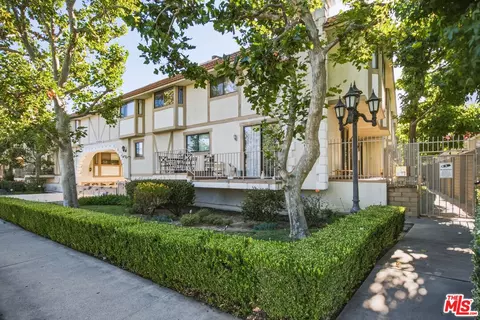 10229 Variel Ave #12, Chatsworth, CA 91311