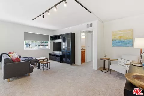 1015 E Spazier Ave #205, Burbank, CA 91502