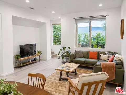 5046 Mosaic Ct, Los Angeles, CA 90041