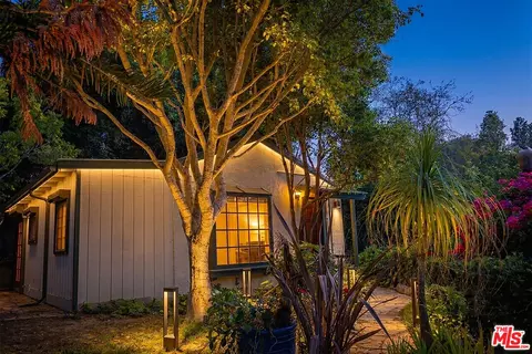 1418 Lindacrest Dr, Beverly Hills, CA 90210