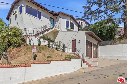 3907 Franklin Ave, Los Angeles, CA 90027