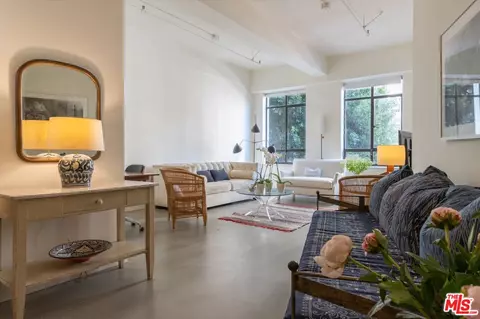 849 S Broadway #202, Los Angeles, CA 90014