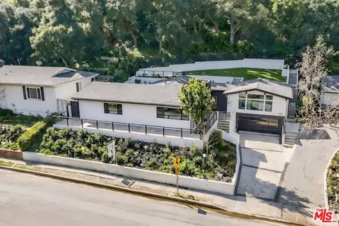 3873 Royal Woods Dr, Sherman Oaks, CA 91403