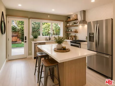 3213 Thatcher Ave, Venice, CA 90292
