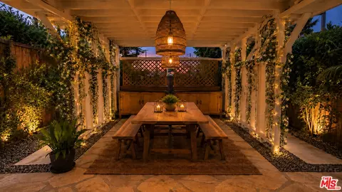 Exterior - 3213 Thatcher Ave, Venice, CA 90292 photo 1 of 5