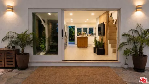 Other - 3213 Thatcher Ave, Venice, CA 90292 photo 5 of 8