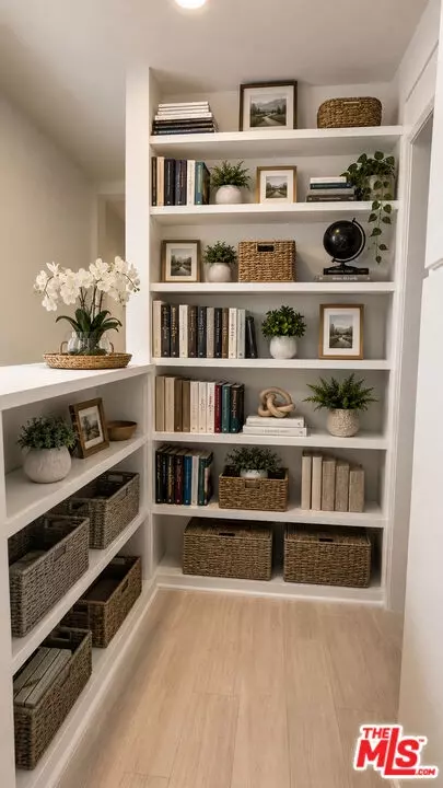 Entry Way - 3213 Thatcher Ave, Venice, CA 90292 photo 1 of 1