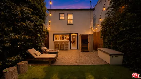 Exterior - 3213 Thatcher Ave, Venice, CA 90292 photo 2 of 5