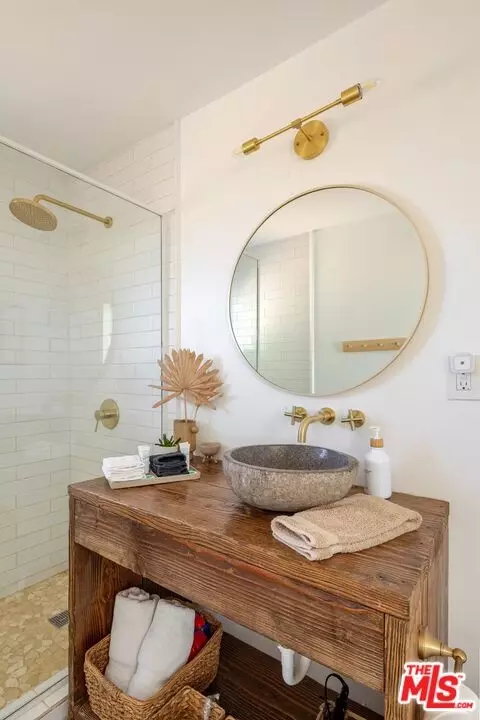 Bath - 1616 Sunset Mesa Rd, Landers, CA 92285 photo 1 of 4