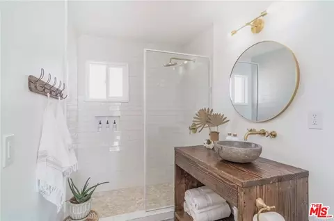 Bath - 1616 Sunset Mesa Rd, Landers, CA 92285 photo 4 of 4