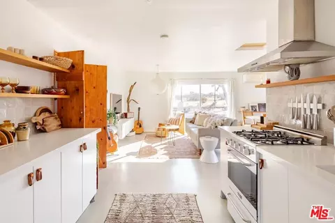 Kitchen - 1616 Sunset Mesa Rd, Landers, CA 92285 photo 4 of 9