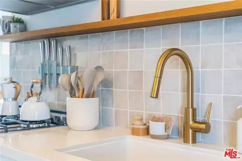 Kitchen - 1616 Sunset Mesa Rd, Landers, CA 92285 photo 9 of 9