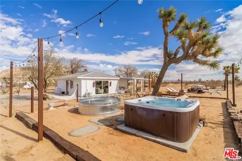 1616 Sunset Mesa Rd, Landers, CA 92285