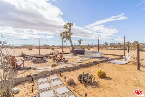 Exterior - 1616 Sunset Mesa Rd, Landers, CA 92285 photo 9 of 11