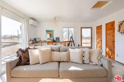 Living - 1616 Sunset Mesa Rd, Landers, CA 92285 photo 1 of 4