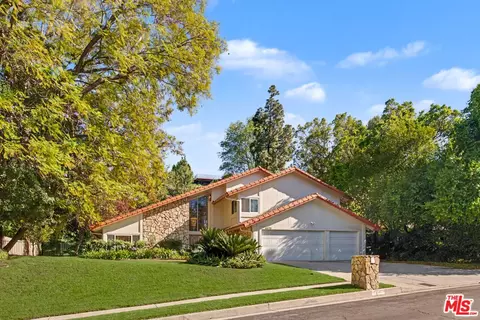4070 Falling Leaf Dr, Encino, CA 91316