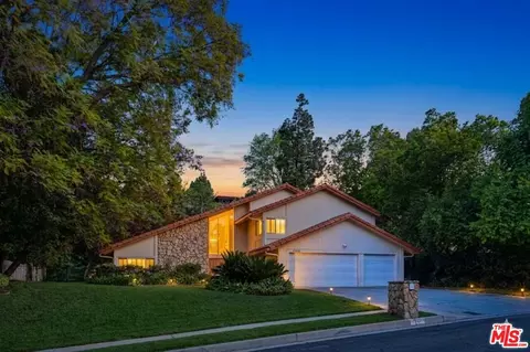 4070 Falling Leaf Dr, Encino, CA 91316
