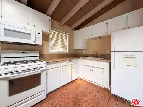 Kitchen - 1145 Rivera Dr, Wrightwood, CA 92397 photo 2 of 4