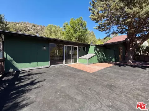 Exterior - 1145 Rivera Dr, Wrightwood, CA 92397 photo 6 of 8
