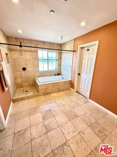 Bath - 1629 Julia Way, Riverside, CA 92501 photo 1 of 4