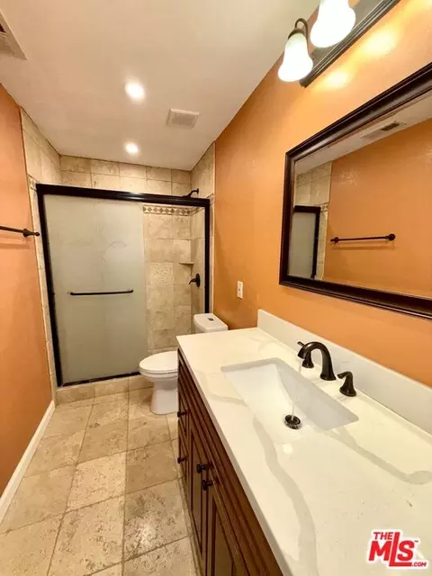 Bath - 1629 Julia Way, Riverside, CA 92501 photo 4 of 4