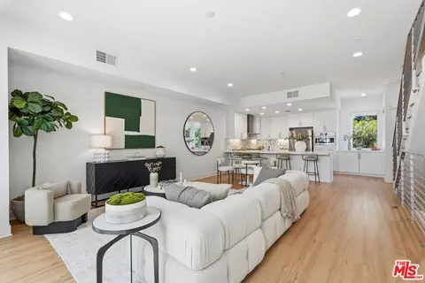 3306 Aria Ln, Los Angeles, CA 90034