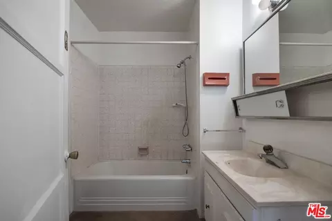 Bath - 311 E Doran St, Glendale, CA 91206 photo 1 of 3