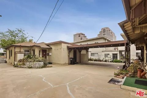 Exterior - 311 E Doran St, Glendale, CA 91206 photo 4 of 8