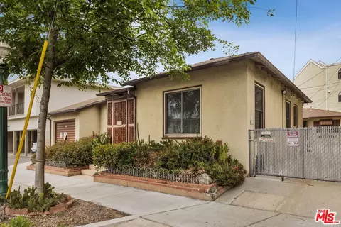 Exterior - 311 E Doran St, Glendale, CA 91206 photo 2 of 8