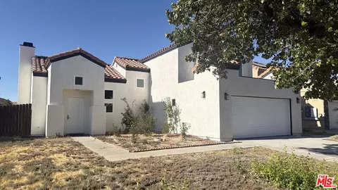 3723 Hollowglen Dr, Palmdale, CA 93550