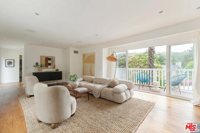 4338 Saltillo St, Woodland Hills, CA 91364