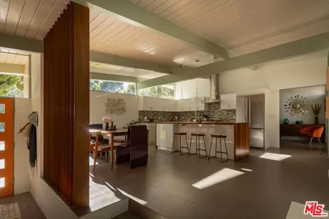 Kitchen - 2035 Skyview Dr, Altadena, CA 91001 photo 1 of 5