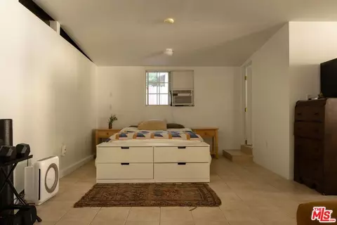 Bedroom - 2035 Skyview Dr, Altadena, CA 91001 photo 6 of 6