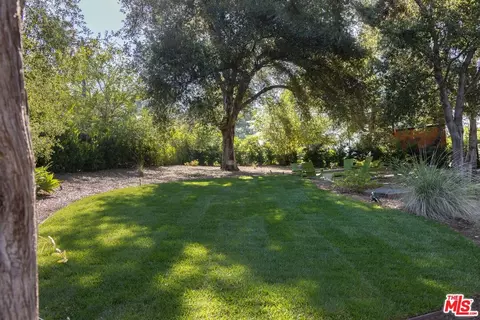Exterior - 2035 Skyview Dr, Altadena, CA 91001 photo 13 of 14