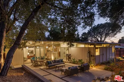Exterior - 2035 Skyview Dr, Altadena, CA 91001 photo 4 of 14