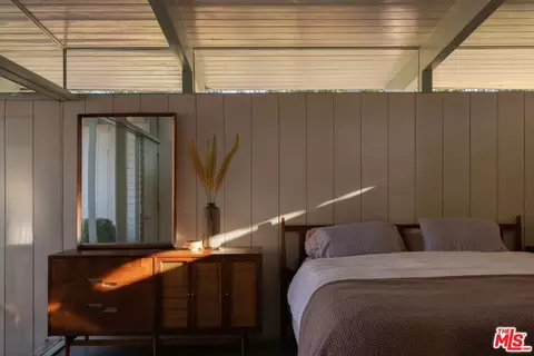 Bedroom - 2035 Skyview Dr, Altadena, CA 91001 photo 1 of 6