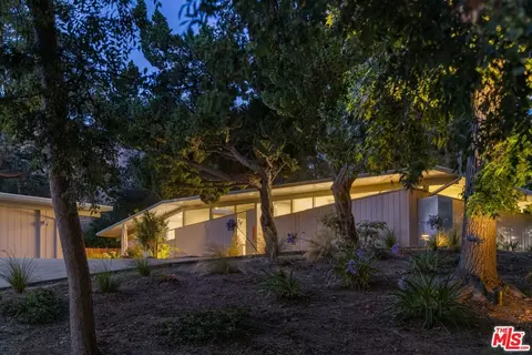 Exterior - 2035 Skyview Dr, Altadena, CA 91001 photo 6 of 14