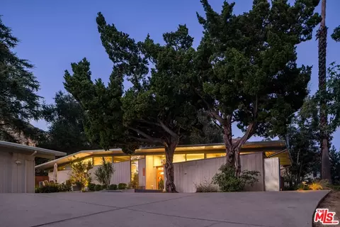 Exterior - 2035 Skyview Dr, Altadena, CA 91001 photo 2 of 14
