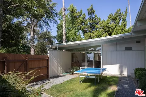 Exterior - 2035 Skyview Dr, Altadena, CA 91001 photo 7 of 14