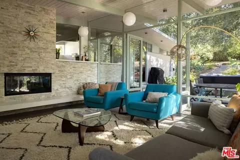 Living - 2035 Skyview Dr, Altadena, CA 91001 photo 2 of 2