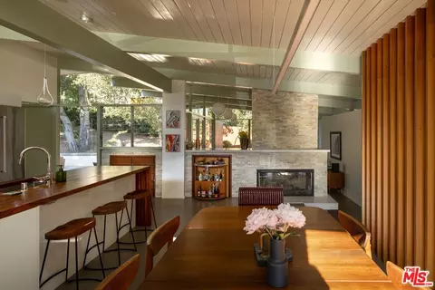 Dining - 2035 Skyview Dr, Altadena, CA 91001 photo 2 of 2