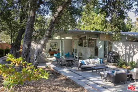 Exterior - 2035 Skyview Dr, Altadena, CA 91001 photo 8 of 14