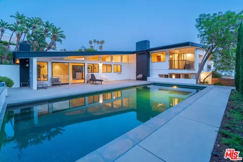 1071 Tellem Dr, Pacific Palisades, CA 90272