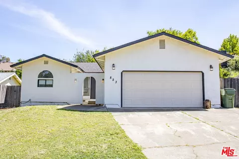 Exterior - 823 Spaniel Dr, Redding, CA 96003 photo 1 of 3