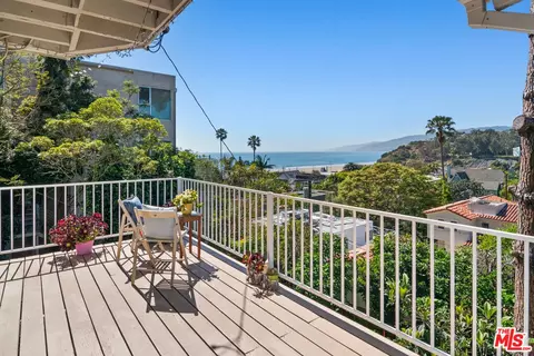 207 Ocean Ave Ext, Santa Monica, CA 90402
