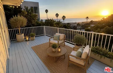207 Ocean Ave Ext, Santa Monica, CA 90402