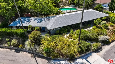 1525 Glenmont Dr, Glendale, CA 91207