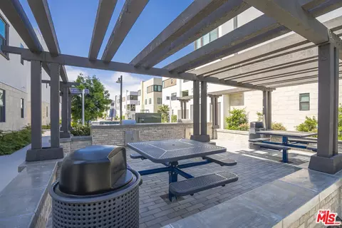 Exterior - 2189 Bluewing Walk, Gardena, CA 90249 photo 2 of 3