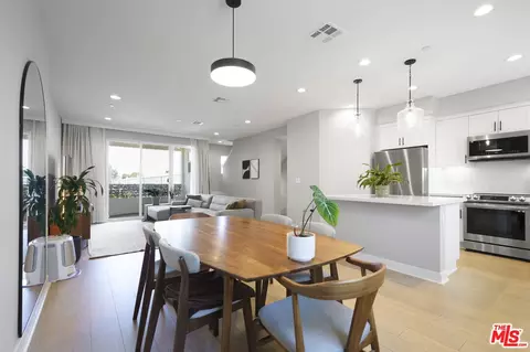 Dining - 2189 Bluewing Walk, Gardena, CA 90249 photo 2 of 2