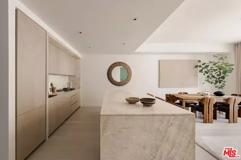 9200 Wilshire Blvd #504E, Beverly Hills, CA 90212